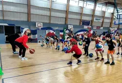 Rencontre entre basketteurs professionnels et amateurs à Changé