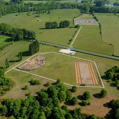 vue aérienne du site archéologique d'Aubigné-Racan