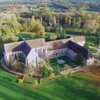 vue aérienne de l'Abbaye Royale de l'Épau