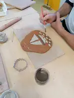 Atelier famille "Palette d'argile" par le musée de la faïence et de la céramique de Malicorne