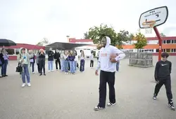 Un joueur du MSB rencontre des collégiens sarthois en classe !