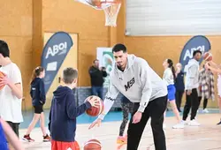 Le club Anille Braye Basket rencontre des joueurs professionnels