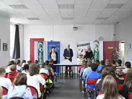 Chèques collèges et dictionnaires : le Département accompagne les collégiens