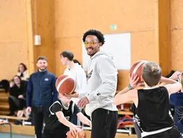 Le club Anille Braye Basket rencontre des joueurs professionnels