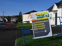 Chantier d'enfouissement du réseau électrique à Champagné