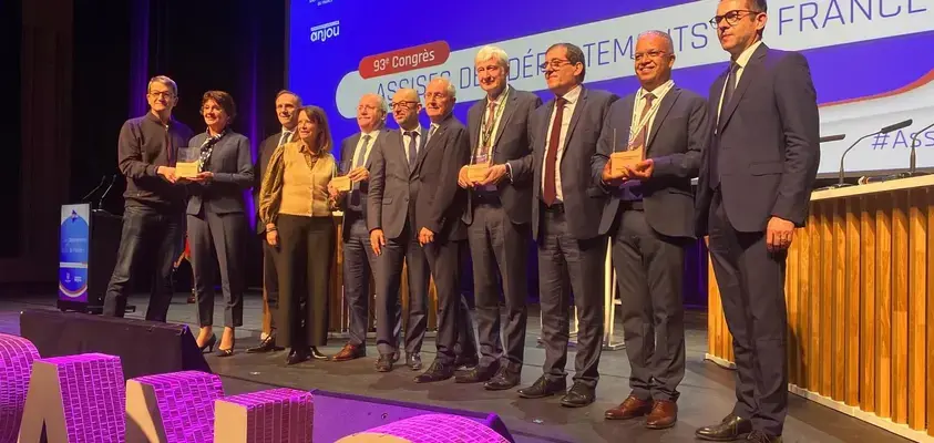 Assemblée des Départements de France : La Sarthe remporte le 1er Prix de l’innovation