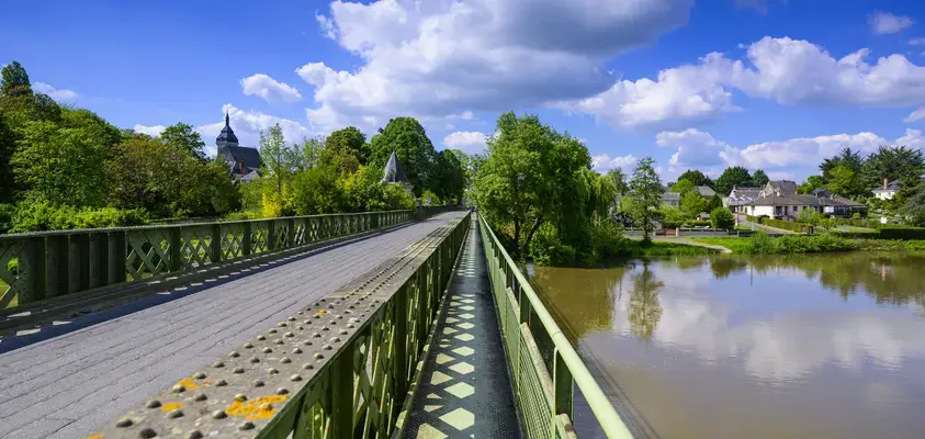 Pont sur le Loir à Luché-Pringé : restriction de la circulation poids lourds sur la RD 54