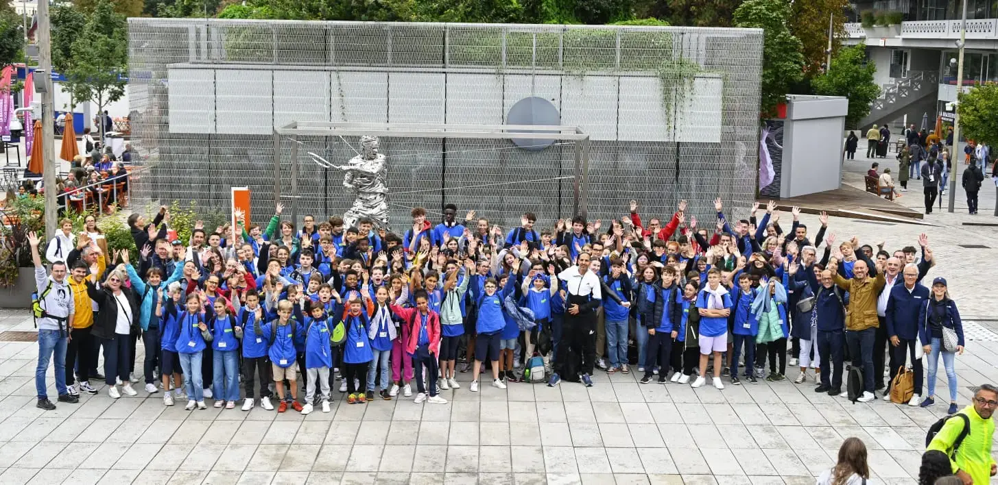 117 collégiens et jeunes sportifs sarthois assistent à des matchs de tennis fauteuil des Jeux Paralympiques !